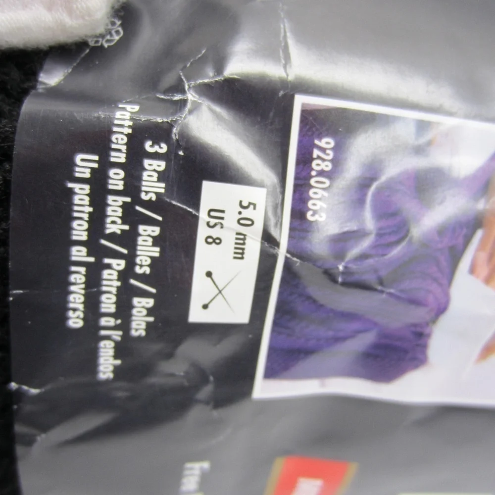 RED HEART Comfort‎ Yarn, Black Weight category: 4;!100% Acrylic